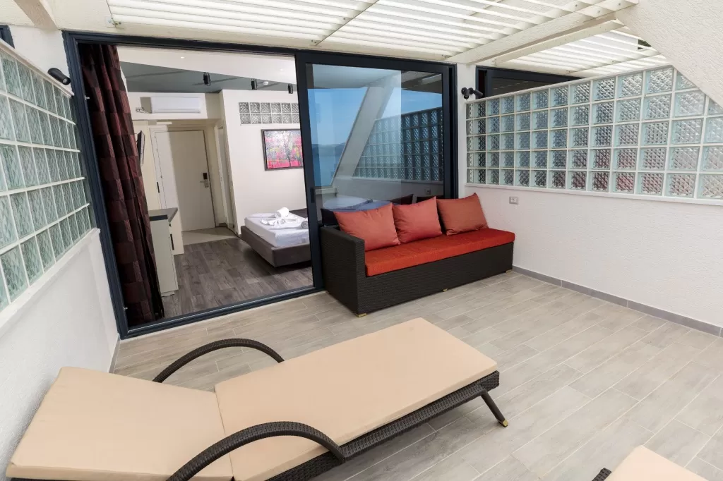 Picasso 9 - DELUXE DBL SV Blc 3.jpg